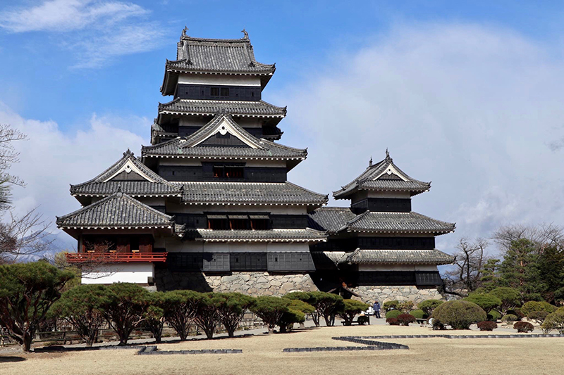 Matsumoto Castle JAPAN.jpg